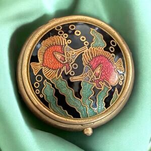 Cloisonné Enamel Round Pill Box Vintage Gold Tone Ocean Fish Keepsakes Treasures